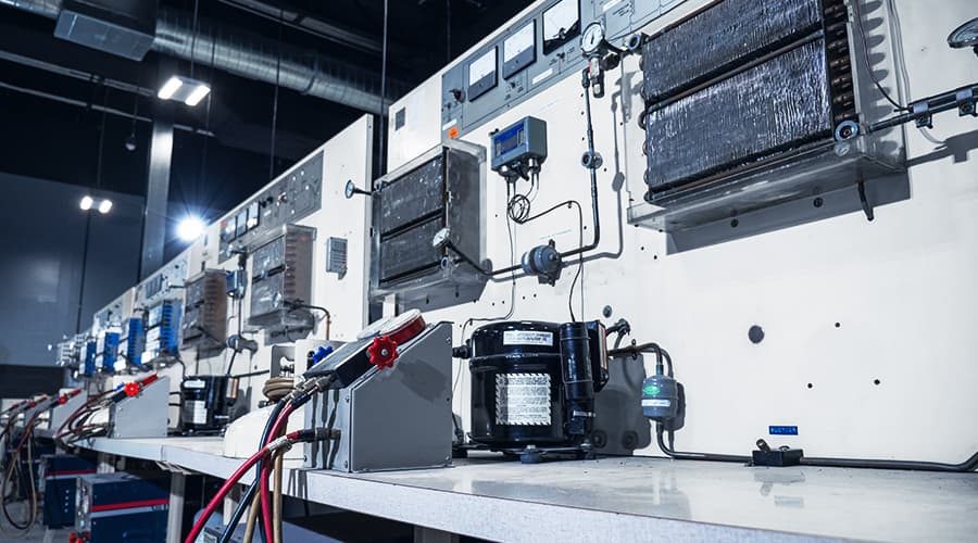 Workstations in the J-Tech HVAC-R lab, fully equipped and laid out in an instructive way.